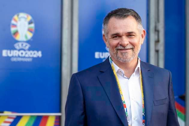 European Football Championship Workshop, European Championship, Meeting of the national coaches on 08 04 2024 at the Staendehaus in Duesseldorf Willi Sagnol Georgia, national coach in front of the building Photo Kirchner Media TH Copyright: xKirchner-Media THx