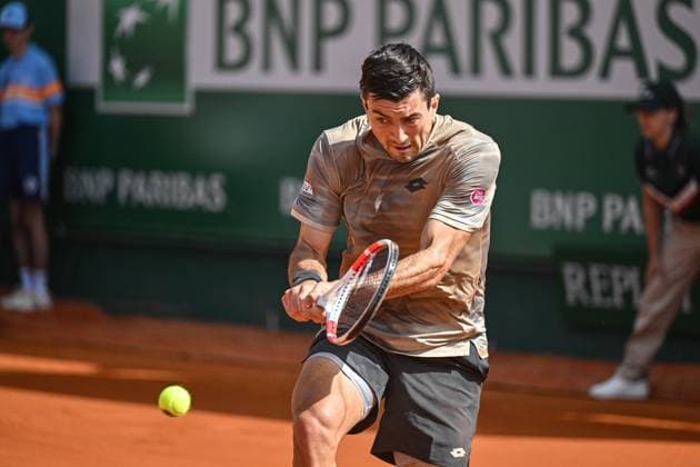 Rolex Monte Carlo Masters Day Three MONTE CARLO, MONACO APRIL 8 Sebastian Ofner of Austria in action against Daniel Evans of Great Britain during day three of the Rolex Monte Carlo Masters at Monte Carlo Country Club on April 8, 2024 in Monte Carlo, Monaco Photo by Andy Astfalck Copyright: xBEAUTIFULxSPORTS Astfalckx