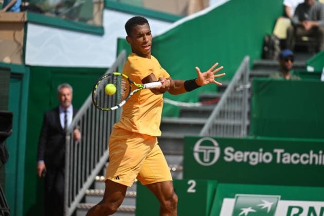 Rolex Monte Carlo Masters Day Three MONTE CARLO, MONACO APRIL 8 Felix Auger Aliassime of Canada in action against Luca Nardi of Italy during day three of the Rolex Monte Carlo Masters at Monte Carlo Country Club on April 8, 2024 in Monte Carlo, Monaco Photo by Andy Astfalck Copyright: xBEAUTIFULxSPORTS Astfalckx