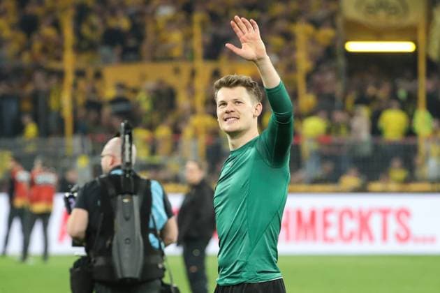 1 Bundesliga Borussia Dortmund VfB Stuttgart on 06 04 2024 at Signal Iduna Park in Dortmund Goalkeeper Alexander Nübel Nuebel Nubel Stuttgart 33 cheers and is happy MH