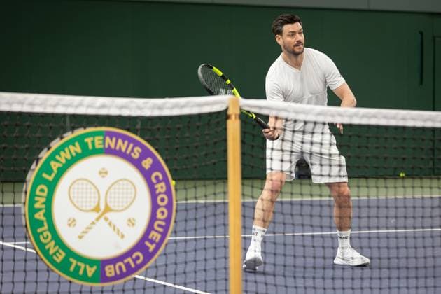 AFC Wimbledon Wimbledon Tennis Training Session AFC Wimbledon manager Johnnie Jackson plays tennis during an AFC Wimbledon team visit to The All England Lawn Tennis and Croquet Club, Wimbledon, United Kingdom on 8 April 2024. Editorial use only , Copyright: xIanxStephenx PSI-19409-0101
