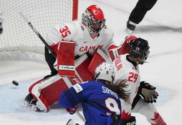 April 8, 2024, Utica, Ny, UNITED STATES: United States Kirsten Simms (9) scores on Canada goaltender Ann-Renee Desbiens (35) for the game winner during overtime hockey action at the IIHF Women s World Hockey Championship in Utica, N.Y., Monday, April 8, 2024. Canada News - April 8, 2024  - ZUMAc35_ 20240408_zaf_c35_290 Copyright: xChristinnexMuschix