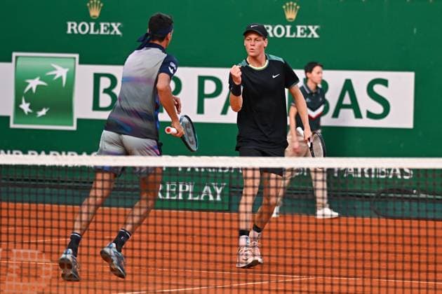 Monaco Rolex Masters Jannik Sinner (ITA) with Lorenzo Sonego (ITA) during their first double round match at the Monaco Rolex Masters in Monte Carlo, on April, 8, 2024. Photo by Corinne Dubreuil ABACAPRESS.COM Monaco Monaco  Copyright: xDubreuilxCorinne ABACAx
