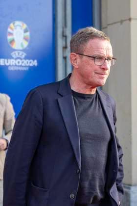 European Football Championship Workshop, European Championship, Meeting of the national coaches on 08 04 2024 at the Staendehaus in Duesseldorf Ralf Rangnick Austria, national coach in front of the entrance Photo Kirchner Media TH Copyright: xKirchner-Media THx