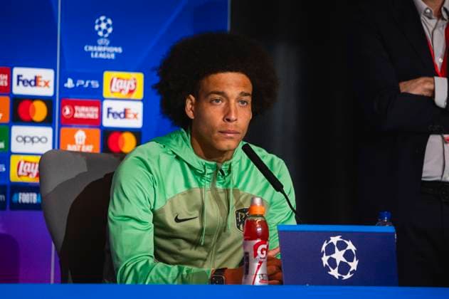 Uefa Champions League 2024: Atletico Madrid press conference, PK, Pressekonferenz match against Borussia Dortmund Axel Witsel of Atletico Madrid speaks during the press conference a day before the quarter-final first leg football match of Champions League against Borussia Dortmund at Civitas Metropolitano stadium in Madrid. Madrid Estadio Civitas Metropolitano Madrid Spain Copyright: xAlbertoxGardinx AGardin_20240409_football_Champions_League_Atletico_Madrid_training_PC_8