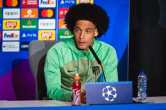 Uefa Champions League 2024: Atletico Madrid press conference, PK, Pressekonferenz match against Borussia Dortmund Axel Witsel of Atletico Madrid speaks during the press conference a day before the quarter-final first leg football match of Champions League against Borussia Dortmund at Civitas Metropolitano stadium in Madrid. Madrid Estadio Civitas Metropolitano Madrid Spain Copyright: xAlbertoxGardinx AGardin_20240409_football_Champions_League_Atletico_Madrid_training_PC_9
