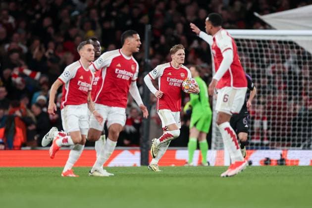 09 04 2024, Football, Season 2023 2024, UEFA Champions League, Quarter-final, Round 1, First leg, FC Arsenal London FC Bayern Munich, The players of FC Arsenal London celebrate the goal to 2 2 by Leandro Trossard Arsenal London , London Emirates Stadium Greater London England xRHR PHOTO DEx Copyright: DennisxEwert RHR-FOTOx RHR-FOTO DE
