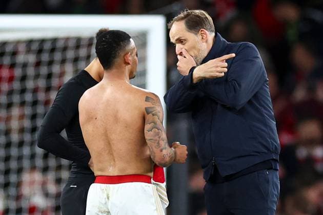 Bayern Munich manager Thomas Tuchel (R) with Gabriel Jesus of Arsenal (L) at full-time Arsenal v Bayern Munich, UEFA Champions League, Quarter Final, First Leg, Football, Emirates Stadium, London, UK - 09 Apr 2024 EDITORIAL USE ONLY No use with unauthorised audio, video, data, fixture lists, club league logos or live services. Online in-match use limited to 120 images, no video emulation. No use in betting, games or single club league player publications. Copyright: xSimonxDael Shutterstockx 14424047db