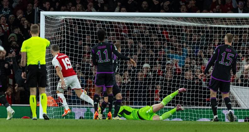 Football - UEFA Champions League - Quarter-Final 1st Leg - Arsenal FC v FC Bayern Munich LONDON, ENGLAND - Tuesday, April 9, 2024: Arsenal s Leandro Trossard celebrates after scoring his side s equalising second goal during the UEFA Champions League Quarter-Final 1st Leg game between Arsenal FC and FC Bayern Munich at the Emirates Stadium. The game ended in a 2-2 draw. (Photo by David Rawcliffe Propaganda) LONDON Emirates Stadium GREATER LONDON ENGLAND  Copyright: xDavidxRawcliffex P2024-04-09-Arsenal_Bayern_Munich-35