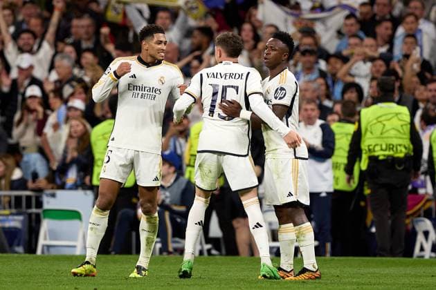 April 9, 2024, Madrid, Spain: Players of Real Madrid celebrate a goal with during the UEFA Champions League quarter-final first leg match between Real Madrid CF and Manchester City at Estadio Santiago Bernabeu on April 09, 2024 in Madrid, Spain. Madrid Spain - ZUMAd159 20240409_zia_d159_261 Copyright: xGerardxFrancox