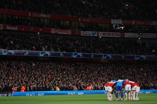 London, England, 9th April 2024. The Arsenal team in a huddle ahead of the UEFA Champions League match at the Emirates Stadium, London. Picture credit should read: Kieran Cleeves Sportimage EDITORIAL USE ONLY. No use with unauthorised audio, video, data, fixture lists, club league logos or live services. Online in-match use limited to 120 images, no video emulation. No use in betting, games or single club league player publications. SPI-3065-0057