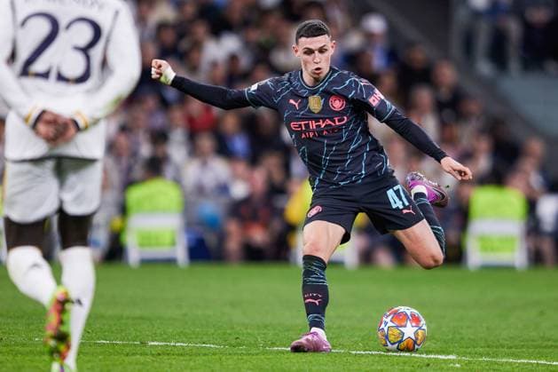 Real Madrid CF Vs Manchester City FC in Madrid, Spain - 09 Apr 2024 Phil Foden of Manchester City FC seen in action during the UEFA Champions League quarterfinal first leg football match between Real Madrid CF and Manchester City FC at the Santiago Bernabeu Stadium. Final score; Real Madrid 3:3 Manchester City Madrid Spain Copyright: xRubenxAlbarranx xSOPAxImagesx RALBARRAN_030