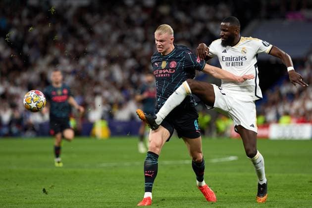 Real Madrid CF v Manchester City: Quarter-final First Leg - UEFA Champions League 2023 24 Erling Haaland of Manchester City is in action with Antonio Rudiger of Real Madrid during the UEFA Champions League quarter-final first leg match between Real Madrid CF and Manchester City at Estadio Santiago Bernabeu in Madrid, Spain, on April 9, 2024. Madrid Spain  Copyright: xDAXxImagesx originalFilename:daximages-realmadr240409_npjHM.jpg