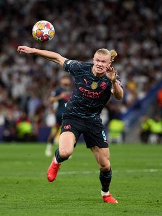 Real Madrid CF v Manchester City: Quarter-final First Leg - UEFA Champions League 2023 24 Erling Haaland of Manchester City is running with the ball during the UEFA Champions League quarter-final first leg match between Real Madrid CF and Manchester City at Estadio Santiago Bernabeu in Madrid, Spain, on April 9, 2024. Madrid Spain  Copyright: xDAXxImagesx originalFilename:daximages-realmadr240409_npQCq.jpg