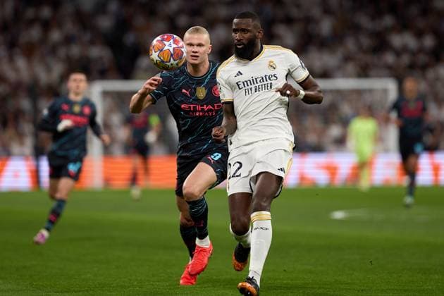 Real Madrid CF v Manchester City: Quarter-final First Leg - UEFA Champions League 2023 24 Antonio Rudiger of Real Madrid (R) is in action with Erling Haaland of Manchester City (L) during the UEFA Champions League quarter-final first leg match between Real Madrid CF and Manchester City at Estadio Santiago Bernabeu in Madrid, Spain, on April 9, 2024. Madrid Spain  Copyright: xDAXxImagesx originalFilename:daximages-realmadr240409_nplO3.jpg