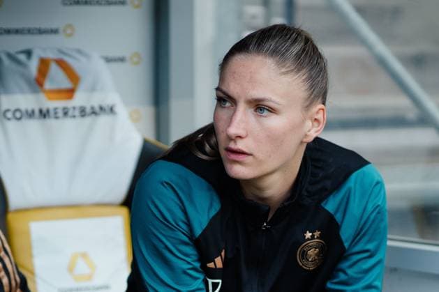 Aachen, Germany 09 April 2024 Womens international match European Championship qualifier 2024 Germany vs Iceland In the picture Melissa Kössler Koessler GER dissatisfied on the bench Tivoli Nordrhein Westfalen Copyright: xFotostandx xNiewelerx