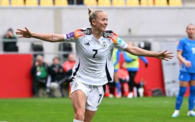 Soccer, Germany, Womens National Team, European Championship Qualification, Tivoli Aachen Germany Iceland 3 1 cheers Lea Schüller GER after her goal for 2 1 cheers, joy, action UEFA REGULATES PROHIBIT ANY USE OF PHOTOGRAPHS AS IMAGE SEQUENCES AND OR QUASI VIDEO