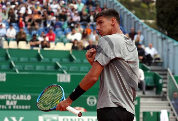 ROLEX MONTE-CARLO MASTERS PHOTOPQR NICE MATIN Jean François Ottonello ; Roquebrune-Cap-Martin ; 10 04 2024 ; Rolex Monte-Carlo Masters - Alexei Popyrin (AUS en gris) vs Andrey Rublev (RUS en vert) Roquebrune-Cap-Martin France  Copyright: xPHOTOPQR NICExMATIN MAXPPPxJeanxFrançoisxOttonellox 20240410NIM0337 20240410NIM0337