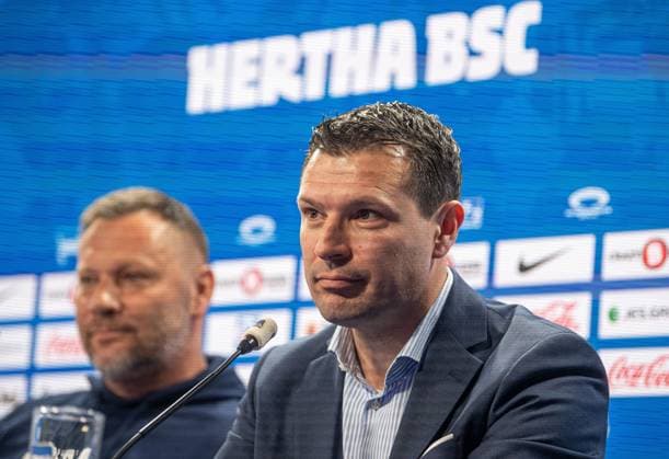 Football, Men, Season 2023 2024, 2 Bundesliga, Hertha BSC, Press conference before the match against Hansa Rostock, in the picture from left coach Pal Dardai Hertha BSC , sports director Benjamin Weber Hertha BSC , 10 04 2024, Copyright: xSebastianxRäppold MatthiasxKochx