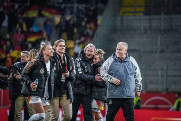 Soccer European Championship Qualification Women 2024 25, 2 Matchday Germany vs Iceland Tivoli, Aachen After the match in the center of the picture Germanys coach Horst Hrubesch with Germanys Lina Magull Aachen Tivoli Stadium NRW Germany Copyright: xJoeranxSteinsiekx