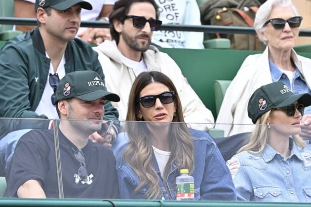 Tennis - Rolex Monte Carlo 2024 - ATP, Tennis Herren - Adrien Brody - People Ã l Open de Tennis Masters 1000 de Monte-Carlo Ã Monaco. Le 10 avril 2024 Maye Musk, la mere d Elon Musk - People Ã l Open de Tennis Masters 1000 de Monte-Carlo Ã Monaco. Le 10 avril 2024 South African model Candice Swanepoel (L) and Italian model and actress Bianca Brandolini pose during the Monte Carlo ATP Masters TENNIS - Rolex Monte Carlo 2024 People - MC - 10 04 2024 ChrysleneCaillaud Panoramic 