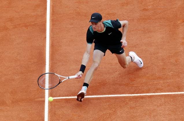 ROLEX MONTE-CARLO MASTERS PHOTOPQR NICE MATIN Jean François Ottonello ; Roquebrune-Cap-Martin ; 10 04 2024 ; Rolex Monte-Carlo Masters - Sebastian Korda (USA-vert) vs Jannik Sinner (ITA-casquette) Roquebrune-Cap-Martin France  Copyright: xPHOTOPQR NICExMATIN MAXPPPxJeanxFrançoisxOttonellox 20240410NIM0842 20240410NIM0842