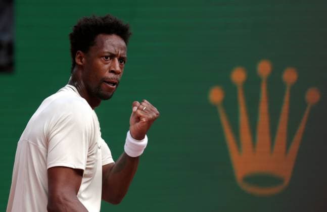 ROLEX MONTE-CARLO MASTERS PHOTOPQR NICE MATIN Jean François Ottonello ; Roquebrune-Cap-Martin ; 10 04 2024 ; Rolex Monte-Carlo Masters - Gael Monfils (FRA en blanc) vs Daniil Medvedev (RUS en rouge) Roquebrune-Cap-Martin France  Copyright: xPHOTOPQR NICExMATIN MAXPPPxJeanxFrançoisxOttonellox 20240410NIM1074 20240410NIM1074