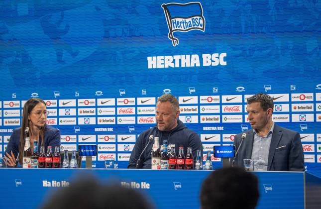Football, Men, Season 2023 2024, 2 Bundesliga, Hertha BSC, Press conference before the match against Hansa Rostock, in the picture from left press spokeswoman Vera Krings Hertha BSC , coach Pal Dardai Hertha BSC , sports director Benjamin Weber Hertha BSC , 10 04 2024, Copyright: xSebastianxRäppold MatthiasxKochx