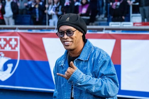Ronaldinho FOOTBALL : Paris SG x FC Barcelone - Ligue des Champions - Quart de Finale - 10 04 2024 BaptisteAutissier Panoramic 