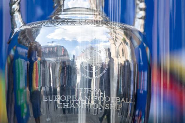 EURO2024 Trophy Tour Düsseldorf, Marktplatz am Rathaus, 10 04 2024 the trophy of European Championship, EURO2024 EURO2024 Trophy Tour Düsseldorf, Marktplatz am Rathaus, 10 04 2024 Copyright: xBEAUTIFULxSPORTS Buriakovx