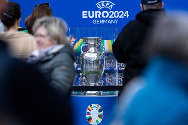 EURO2024 Trophy Tour Düsseldorf, Marktplatz am Rathaus, 10 04 2024 the trophy of European Championship, EURO2024 EURO2024 Trophy Tour Düsseldorf, Marktplatz am Rathaus, 10 04 2024 Copyright: xBEAUTIFULxSPORTS Buriakovx