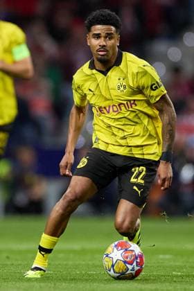 Ian Maatsen of Borussia Dortmund in action during the UEFA Champions League 2023 24 quarter-finals match between Atletico de Madrid and Borussia Dortmund at Stadium Civitas Metropolitano on April 10, 2024 in Madrid, Spain. FOOTBALL : Atletico Madrid vs Borussia Dormund - UEFA Ligue des Champions - 1 4 Quart - 10 04 2024 LGM Panoramic 