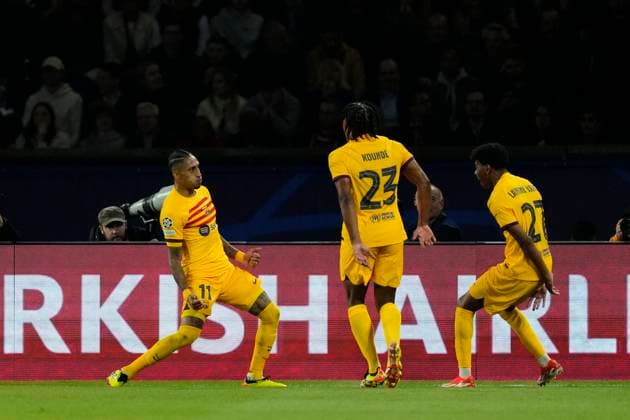 Paris Saint-Germain v FC Barcelona, Barca Quarter-final First Leg - UEFA Champions League 2023 24 Raphinha right winger of Barcelona and Brazil celebrates after scoring his sides first goal during the UEFA Champions League quarter-final first leg match between Paris Saint-Germain and FC Barcelona at Parc des Princes on April 10, 2024 in Paris, France. Paris France  Copyright: xJosexBretonx originalFilename:breton-parissai240410_npso4.jpg