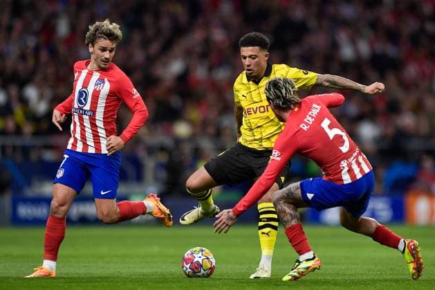 2024-04-10 Atletico Madrid v Borussia Dortmund - Quarter-final First Leg - UEFA Champions League 2023 24 MADRID, SPAIN - APRIL 10: Jadon Sancho of Borussia Dortmund battles for the ball with Antoine Griezmann of Atletico Madrid and Rodrigo De Paul of Atletico Madrid during the Quarter-final First Leg - UEFA Champions League 2023 24 match between Atletico Madrid and Borussia Dortmund at Civitas Metropolitano Stadium on April 10, 2024 in Madrid, Spain. (Photo by Pablo Morano BSR Agency) Madrid Spain Content not available for redistribution in The Netherlands directly or indirectly through any third parties. Copyright: xBSRxAgencyx