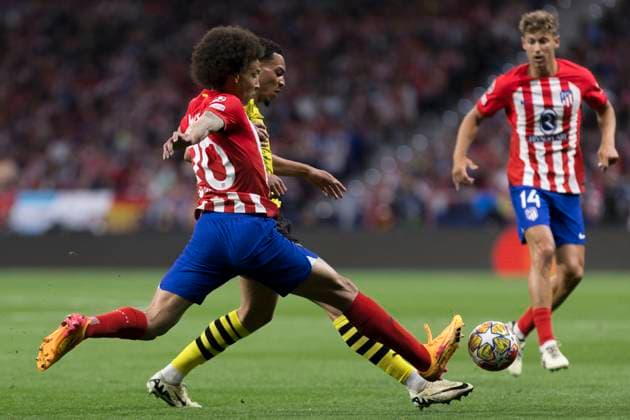 Atletico Madrid v Borussia Dortmund: Quarter-final First Leg - UEFA Champions League 2023 24 Axel Witsel of Atletico de Madrid and Felix Nmecha of Borussia Dortmund are fighting for the ball during the UEFA Champions League 2023 24 round of 8 first leg match between Atletico de Madrid and Borussia Dortmund at Civitas Metropolitano Stadium in Madrid, Spain, on April 10, 2023. Madrid Spain  Copyright: xGuillermoxMartinezx originalFilename:martinez-uefacham240410_nphSp.jpg