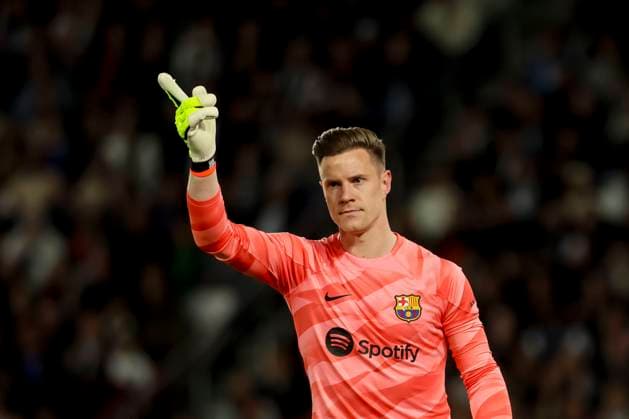 Torwart Marc-Andre ter Stegen FC Barcelona, Barca gestures, UEFA Champions League 2023 24 - Quarter-final First Leg, Paris Saint-Germain vs FC Barcelona, Parc des Princes, April 10, 2024, Paris, France.