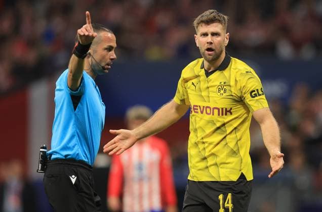 Madrid, Spain, 10th April 2024. Niclas Fullkrug of Borussia Dortmund appeals to referee Marco Guida for a penalty during the UEFA Champions League match at Wanda Metropolitano, Madrid. Picture credit should read: Paul Terry Sportimage EDITORIAL USE ONLY. No use with unauthorised audio, video, data, fixture lists, club league logos or live services. Online in-match use limited to 120 images, no video emulation. No use in betting, games or single club league player publications. SPI-3067-0033