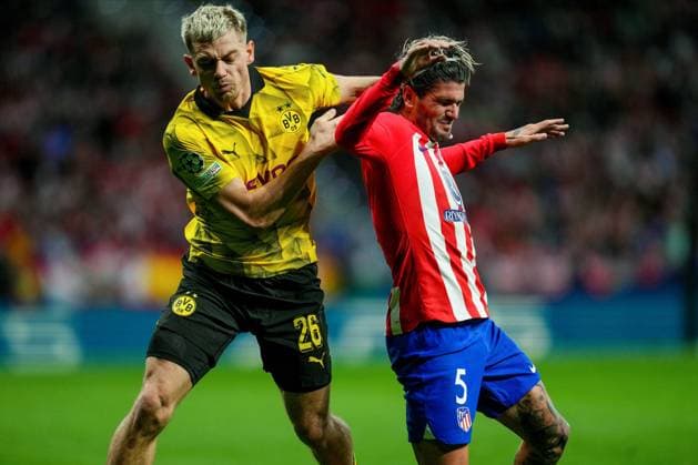 Julian Ryerson of Borussia Dortmund and Rodrigo de Paul of Atletico de Madrid Atletico de Madrid v Borussia Dortmund. UEFA Champions League match. Quarter-finals, first leg. Football, Civitas Metropolitano Stadium, Madrid, Spain - 10 April 2024 Editorial use only  Copyright: xBaguxBlanco PRESSINPHOTO Shutterstockx 14430096ac
