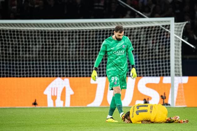 Gianluigi Donnarumma (Paris SG) Raphinha (FC Barcelone) FOOTBALL : Paris SG x FC Barcelone - Ligue des Champions - Quart de Finale - 10 04 2024 BaptisteAutissier Panoramic 
