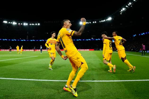 Paris Saint-Germain v FC Barcelona, Barca Quarter-final First Leg - UEFA Champions League 2023 24 Raphinha right winger of Barcelona and Brazil celebrates after scoring his sides first goal during the UEFA Champions League quarter-final first leg match between Paris Saint-Germain and FC Barcelona at Parc des Princes on April 10, 2024 in Paris, France. Paris France  Copyright: xJosexBretonx originalFilename:breton-parissai240410_npKNU.jpg