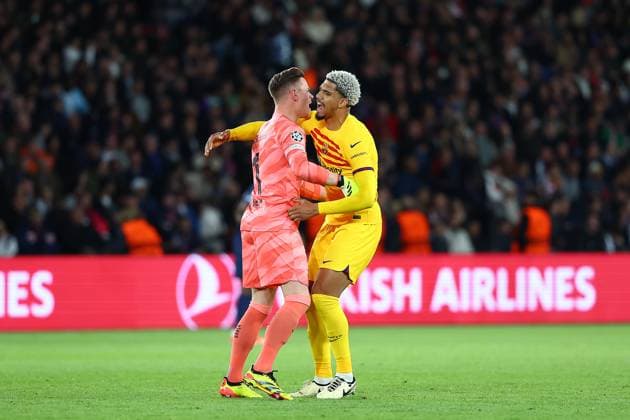 UEFA CHAMPIONS LEAGUE 1 4 FINALE MATCH ALLER PARIS SAINT GERMAIN-BARCELONE SPORTPIXPRESS MAXPPP - PARIS 10 04 2024 UEFA CHAMPIONS LEAGUE 1 4 FINALE MATCH ALLER PARIS SAINT GERMAIN-BARCELONE ter stegen (marc andre) araujo (ronald) --- 04 10 2024 ; PARIS ; FRANCE PARIS UEFA CHAMPIONS LEAGUE : PARIS SG VS FC Barcelona, Barca PARIS PARC DES PRINCES FRANCE  Copyright: xMAXPPPxSPORTPIXPRESSx HD1839 HD1839