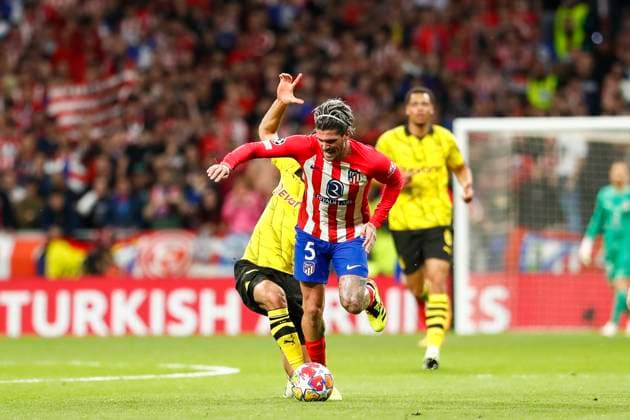 April 10, 2024, Madrid, Madrid, SPAIN: Emre Can of Borussia Dortmund and Rodrigo De Paul of Atletico de Madrid in action during the UEFA Champions League, Quarter finals, football match played between Atletico de Madrid and Borussia Dortmund at Civitas Metropolitano stadium on April 10, 2024, in Madrid, Spain. Madrid SPAIN - ZUMAa181 20240410_zaa_a181_051 Copyright: xIrinaxR.xHipolitox