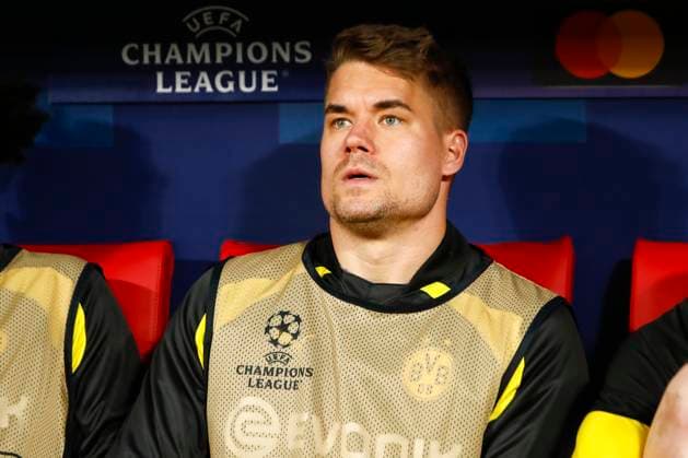 April 10, 2024, Madrid, Madrid, SPAIN: Alexander Meyer of Borussia Dortmund looks on during the UEFA Champions League, Quarter finals, football match played between Atletico de Madrid and Borussia Dortmund at Civitas Metropolitano stadium on April 10, 2024, in Madrid, Spain. Madrid SPAIN - ZUMAa181 20240410_zaa_a181_049 Copyright: xIrinaxR.xHipolitox