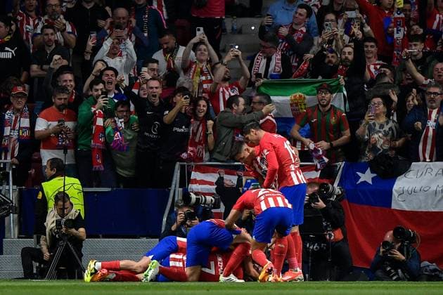 2024-04-10 Atletico Madrid v Borussia Dortmund - Quarter-final First Leg - UEFA Champions League 2023 24 MADRID, SPAIN - APRIL 10: Samuel Lino of Atletico Madrid celebrates after scoring the team s second goal with his teammates during the Quarter-final First Leg - UEFA Champions League 2023 24 match between Atletico Madrid and Borussia Dortmund at Civitas Metropolitano Stadium on April 10, 2024 in Madrid, Spain. (Photo by Pablo Morano BSR Agency) Madrid Spain Content not available for redistribution in The Netherlands directly or indirectly through any third parties. Copyright: xBSRxAgencyx