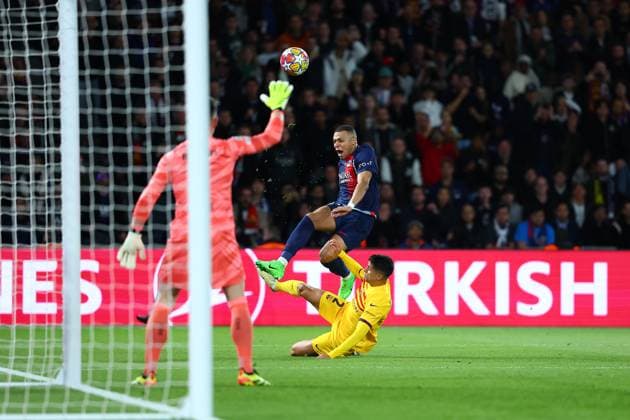 Sport Bilder des Tages UEFA CHAMPIONS LEAGUE 1 4 FINALE MATCH ALLER PARIS SAINT GERMAIN-BARCELONE SPORTPIXPRESS MAXPPP - PARIS 10 04 2024 UEFA CHAMPIONS LEAGUE 1 4 FINALE MATCH ALLER PARIS SAINT GERMAIN-BARCELONE mbappe (kylian) cancelo (joao) --- 04 10 2024 ; PARIS ; FRANCE PARIS UEFA CHAMPIONS LEAGUE : PARIS SG VS FC Barcelona, Barca PARIS PARC DES PRINCES FRANCE  Copyright: xMAXPPPxSPORTPIXPRESSx HD1845 HD1845