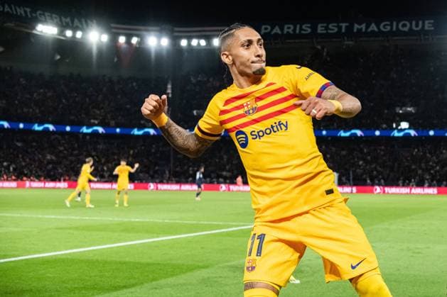 Joie des joueurs du FC Barcelone aprÃ s le but de Raphinha (FC Barcelone) FOOTBALL : Paris SG x FC Barcelone - Ligue des Champions - Quart de Finale - 10 04 2024 BaptisteAutissier Panoramic 