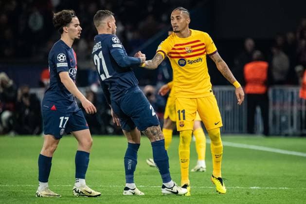 Raphinha (FC Barcelone) Lucas Hernandez (Paris SG) FOOTBALL : Paris SG x FC Barcelone - Ligue des Champions - Quart de Finale - 10 04 2024 BaptisteAutissier Panoramic 