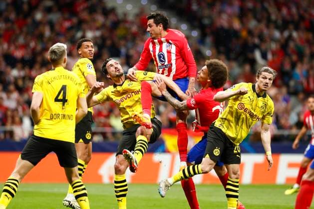 April 10, 2024, Madrid, Madrid, SPAIN: Players of Borussia Dortmund and Atletico de Madrid in action during the UEFA Champions League, Quarter finals, football match played between Atletico de Madrid and Borussia Dortmund at Civitas Metropolitano stadium on April 10, 2024, in Madrid, Spain. Madrid SPAIN - ZUMAa181 20240410_zaa_a181_054 Copyright: xIrinaxR.xHipolitox