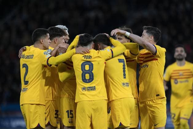Players of Barcelona celebrate after goal scored by Andreas Christensen during UEFA Champions League quarterfinal between Paris Saint-Germain FC and FC Barcelona, Barca at Parc des Princes, Paris, France (Maciej Rogowski) Paris Parc des Princes France Copyright: xMaciejxRogowskix psgfcbpp-15