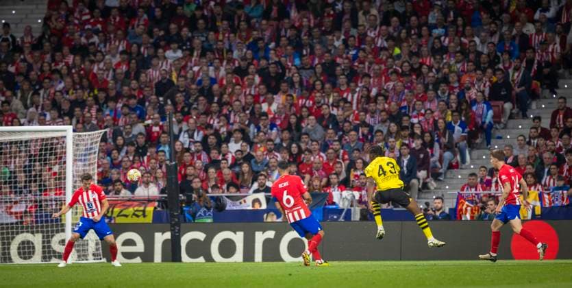 Madrid Spain 10th Apr 2024 Big chance for Jamie Bynoe Gittens BVB Atletico Madrid Borussia Dortmund 10 04 2024